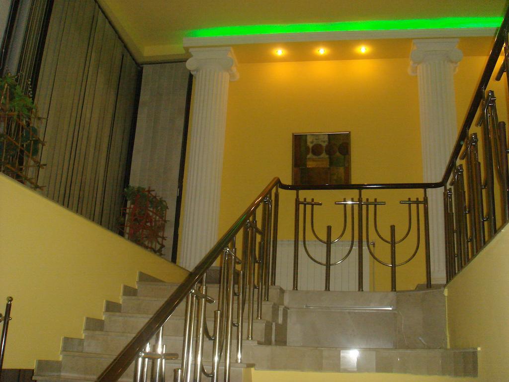 New Bella Hotel Erivan Dış mekan fotoğraf